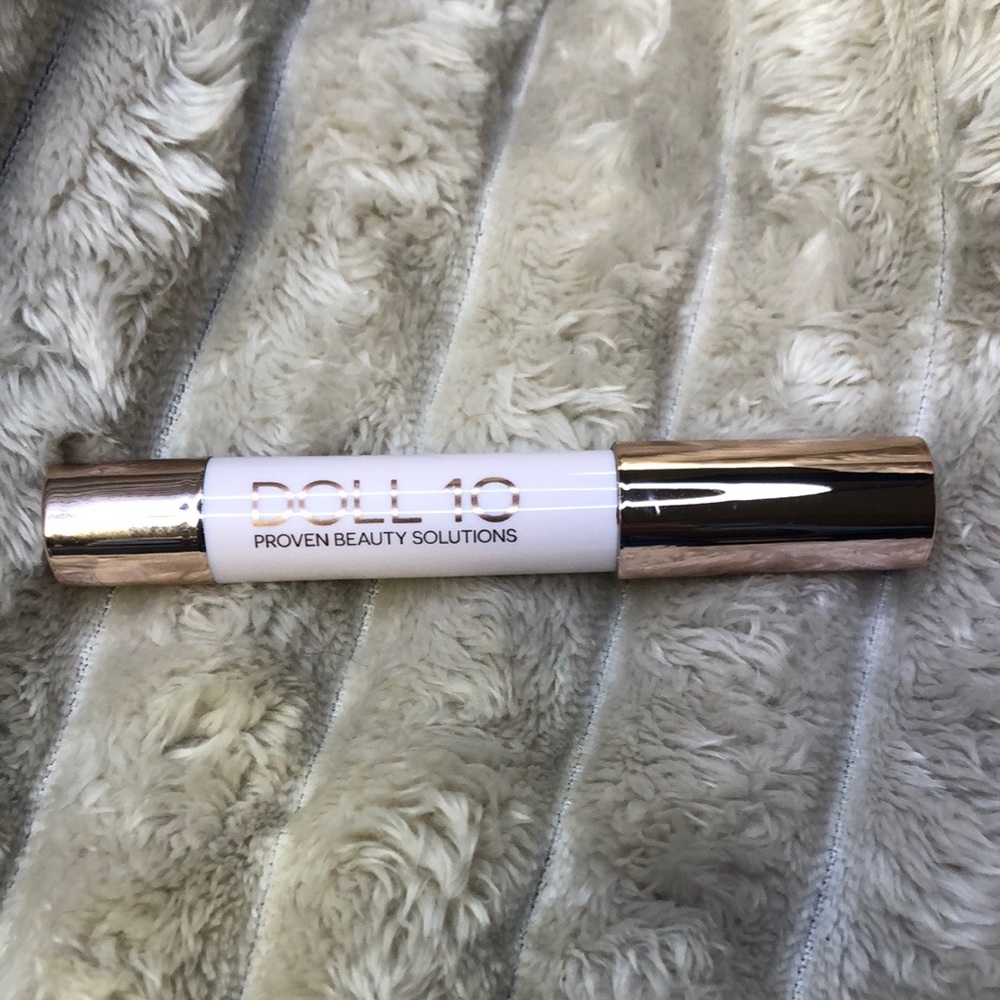 Doll 10 START LIVING color Proven Beauty Solutions Lip Crayon